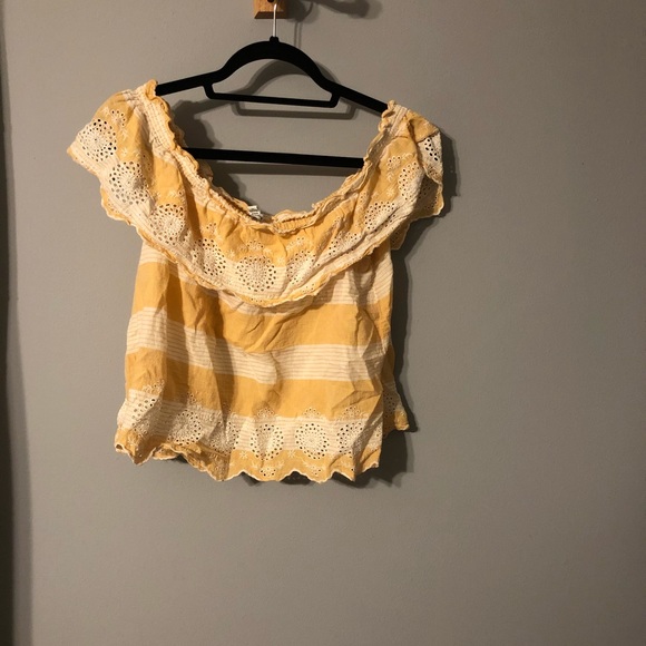 American Eagle - off the shoulder top - Picture 2 of 3